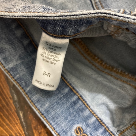 Maurices High Rise Jeans Size Small (2-4) - Picture 4 of 4